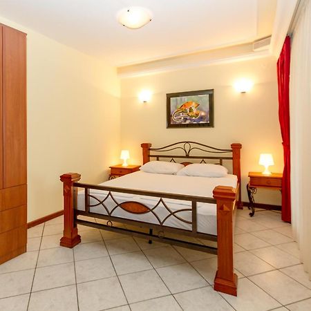 Milan'S Apartments Sveti Stefan Pokój zdjęcie