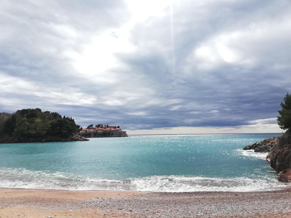 Milan'S Apartments Sveti Stefan Zewnętrze zdjęcie